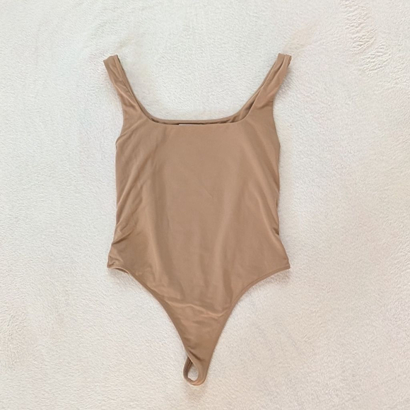 Babaton Tops - Babaton Aritzia Contour 90’s Bodysuit - Large